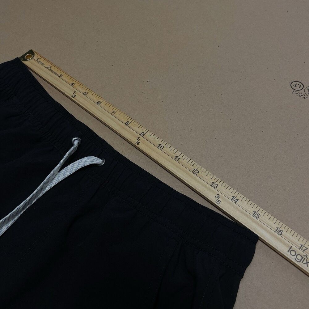 Vuori Kore UnLined 8” Inseam Shorts Men’s Size Medium Athletic Lightweight Black - Picture 5 of 11